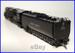 Athearn 4-6-6-4 Challenger Union Pacific #3707 (22920) DCC with Tsunami Sound