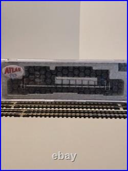 Atlas 40004917 N Scale EMD GP-60 GOLD DCC/Sound SP Cab #9761