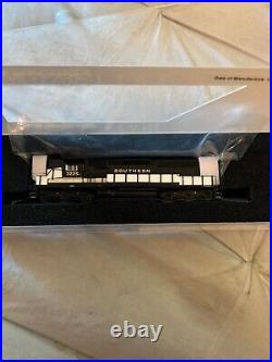 Broadway Limited Imports EMD SD40-2 Southern #3225 NIB DCC Sound Lighted Rare