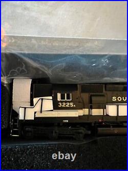 Broadway Limited Imports EMD SD40-2 Southern #3225 NIB DCC Sound Lighted Rare