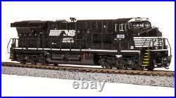 Broadway Limited N Scale ES44AC Diesel NS #8140/blk&wht DC/DCC Sound