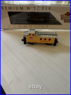 Broadway Premium Limited Edition Locomotive 836 # 7851 DCC Sound two passenger