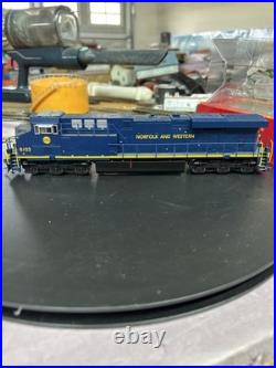 Ho Scale Bachmann ES44 N & W Heritage 8103 DCC/SOUND RUNS