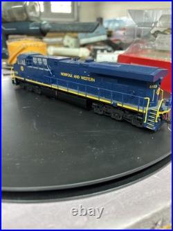 Ho Scale Bachmann ES44 N & W Heritage 8103 DCC/SOUND RUNS