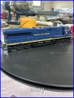 Ho Scale Bachmann ES44 N & W Heritage 8103 DCC/SOUND RUNS