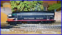 Intermountain n-scale SP FP7 #6459 in Black Widow colors with DCC & Sound