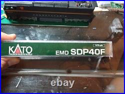 KATO N scale SDP40F Amtrak Ph. 1 501 with PRR Corrugated Set C & Amtrak Cars