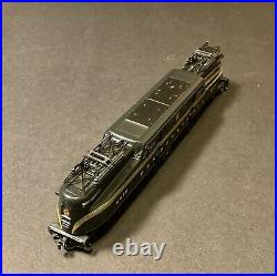 Kato n scale GG1 electric locomotive PRR #4935 DCC with sound