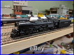 N Scale Athearn 4-6-6-4 Union Pacific Challenger Locomotive withDCC and Sound