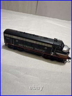 N Scale Paragon3 SP Southern Pacific EMD F7B #8205 DCC/DC Sound 3813&3812