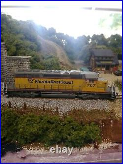 N scale kato sd40-2 Florida East Coast #707 with sound and dcc