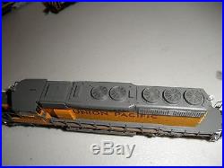 Union Pacific SD40-2 with DCC & SOUND + Ditch Lights